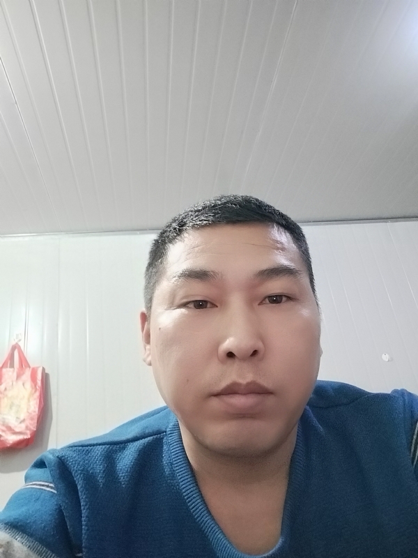 开着拖拉机去兜风的第一张照片--宁阳交友中心